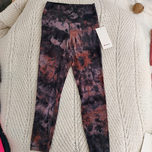 LULULEMON Crop Tank & Align HR Pant 25" - Picture 5 of 9